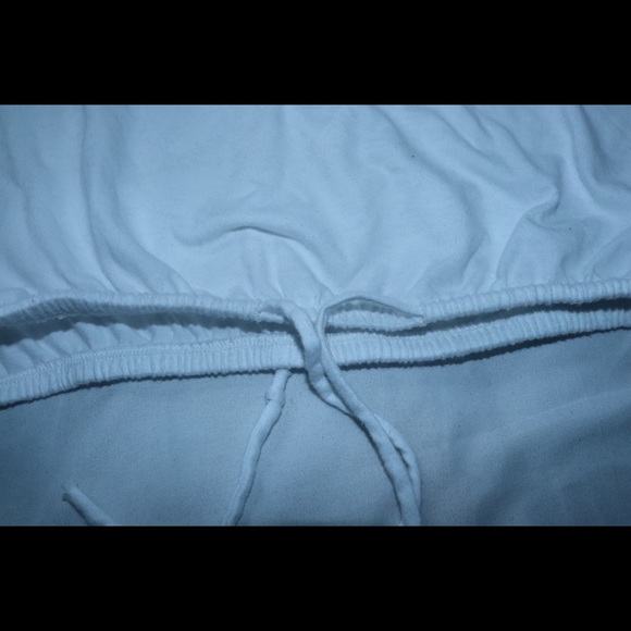 *SOLD*White crop top - Picture 2 of 2